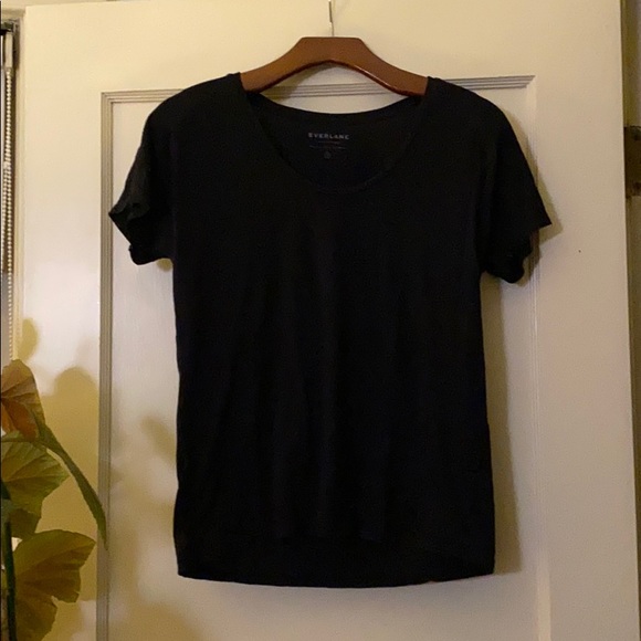 Everlane Tops - Everlane scoop neck s/s tee black XS